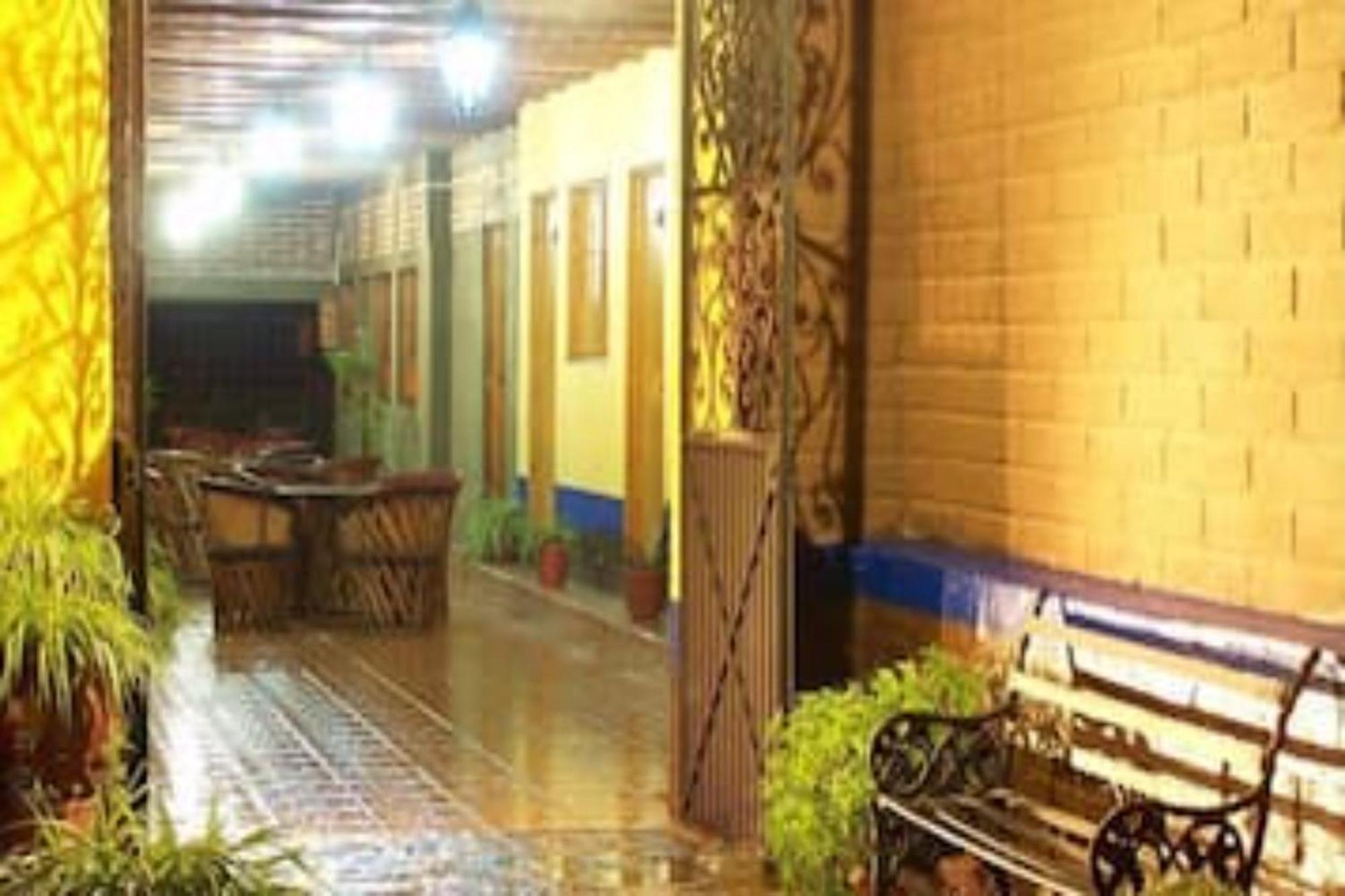 Capital O Colon, Ciudad Guzman Jalisco酒店 外观 照片